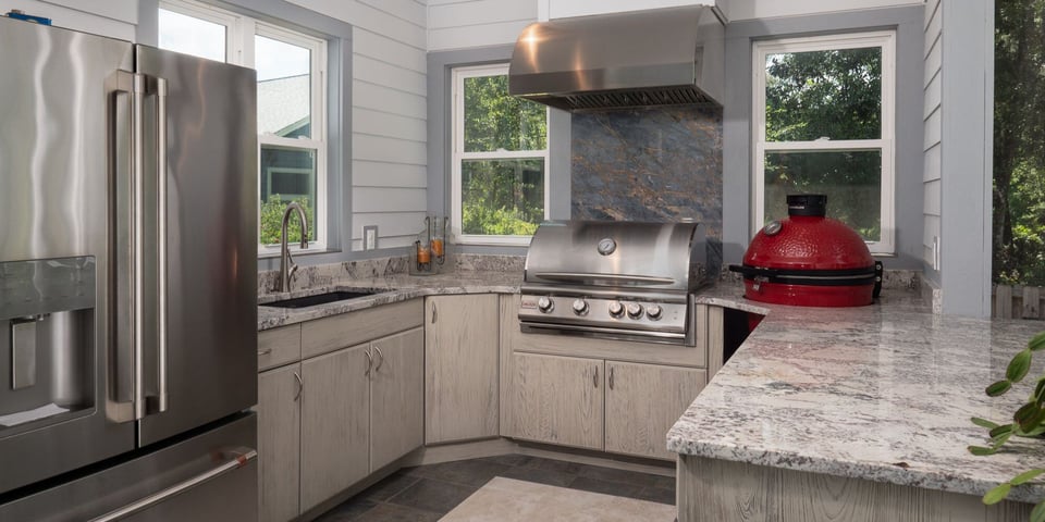 Outdoor kitchen with marble countertops - Best materials - Robinson Renovations - Gainesville Fl Design Build Remodeler and Custom Home Builder
