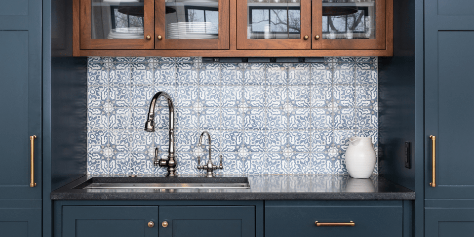 Kitchen Design Patterned Backsplash Blue