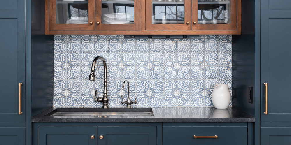 Kitchen Design Patterned Backsplash Blue
