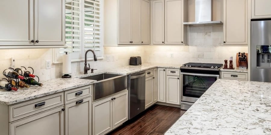 14 Upcoming Kitchen Cabinet Trends For 2022, Are Maple Kitchen Cabinets Out Of Style 2021